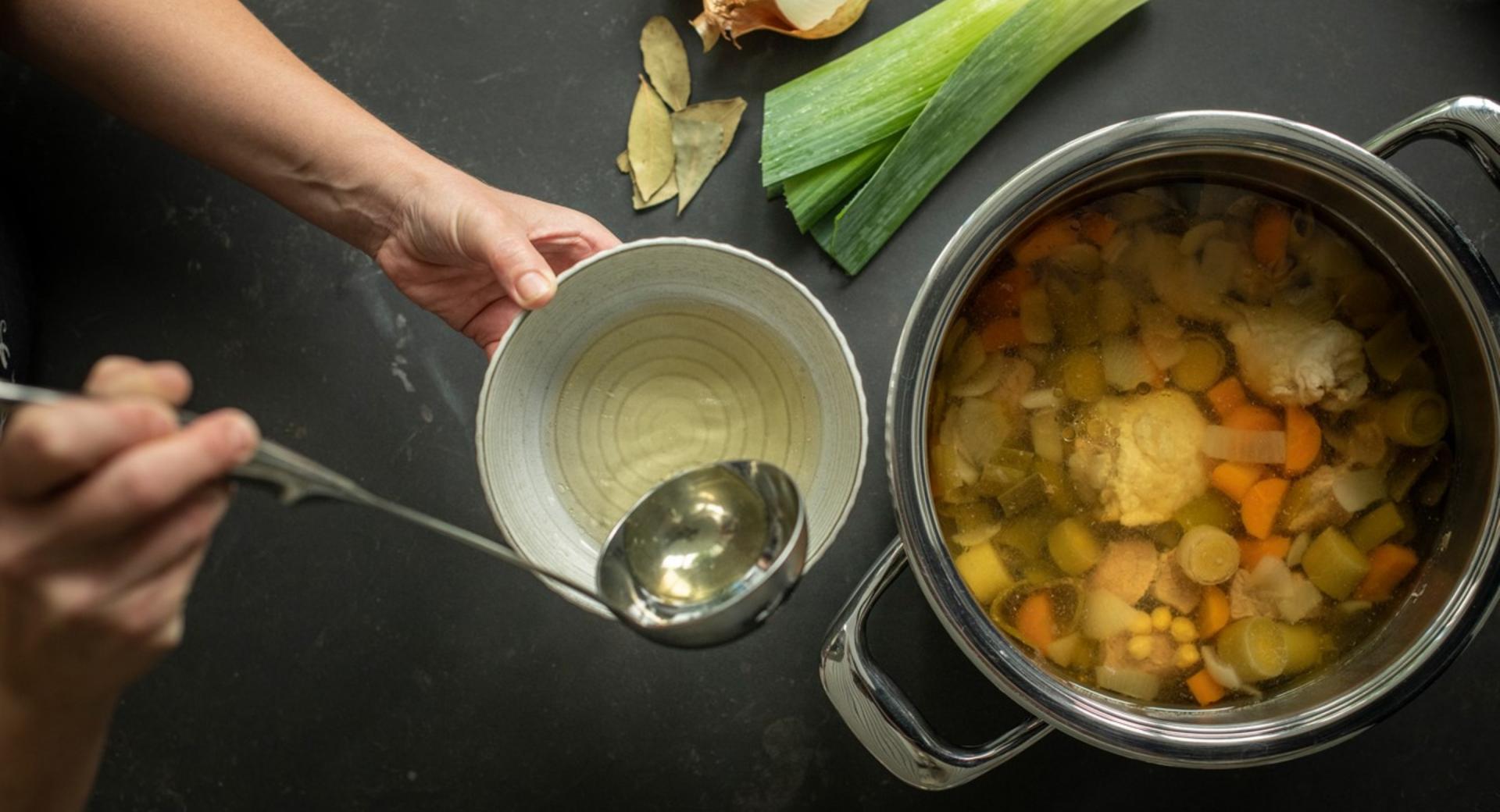 Hausgemachte Consommé