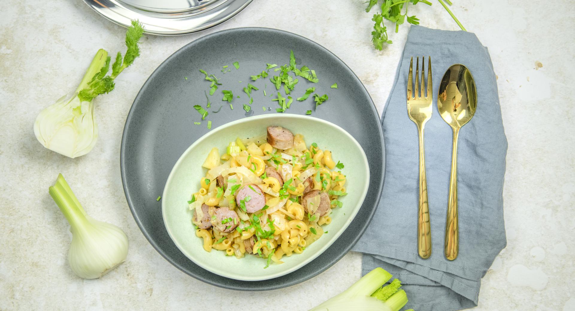 Fenchel-Nudeleintopf mit Bratwurst