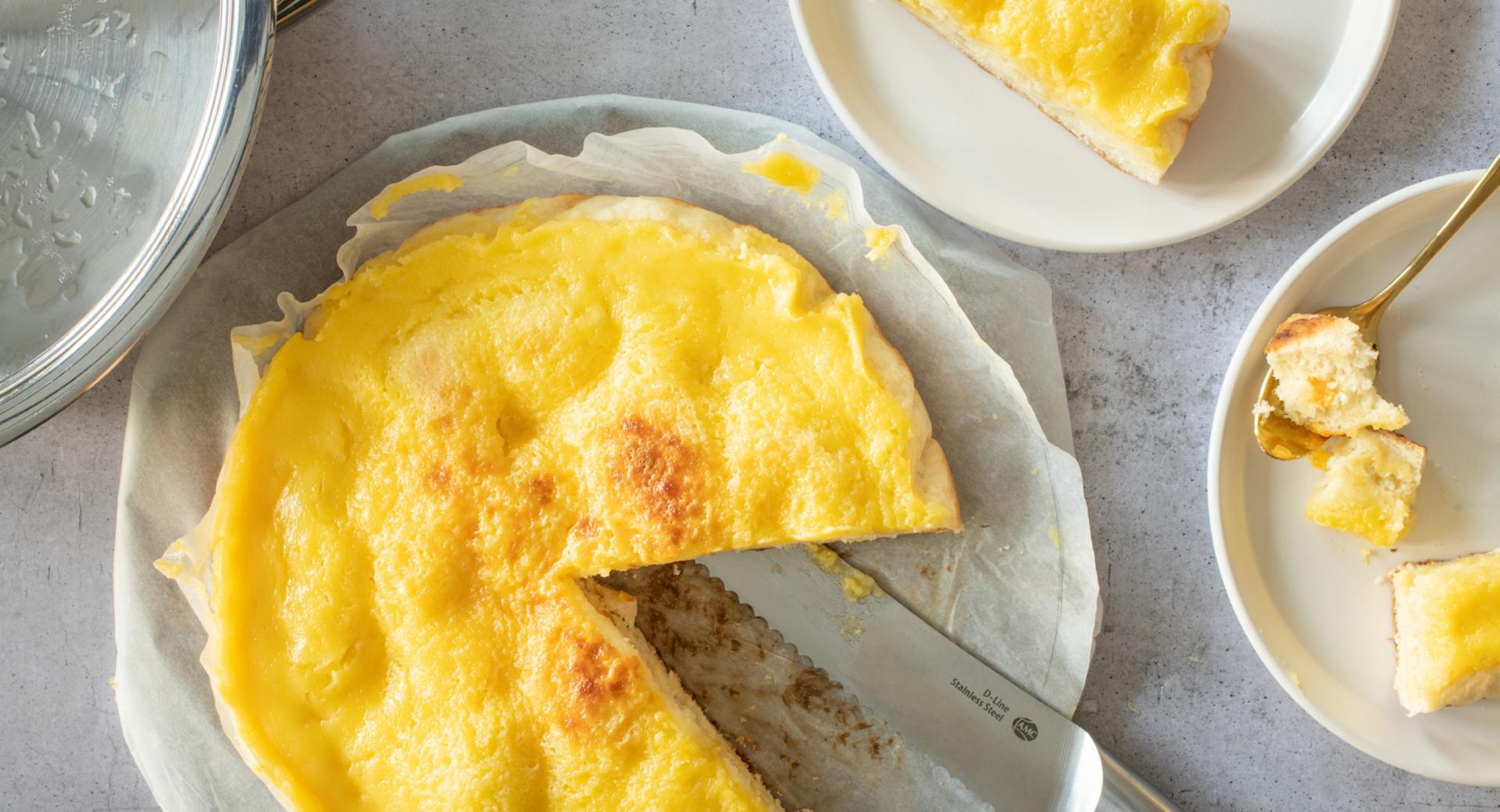 Murtener Nidelkuchen (Hefekuchen mit Sahneguss)