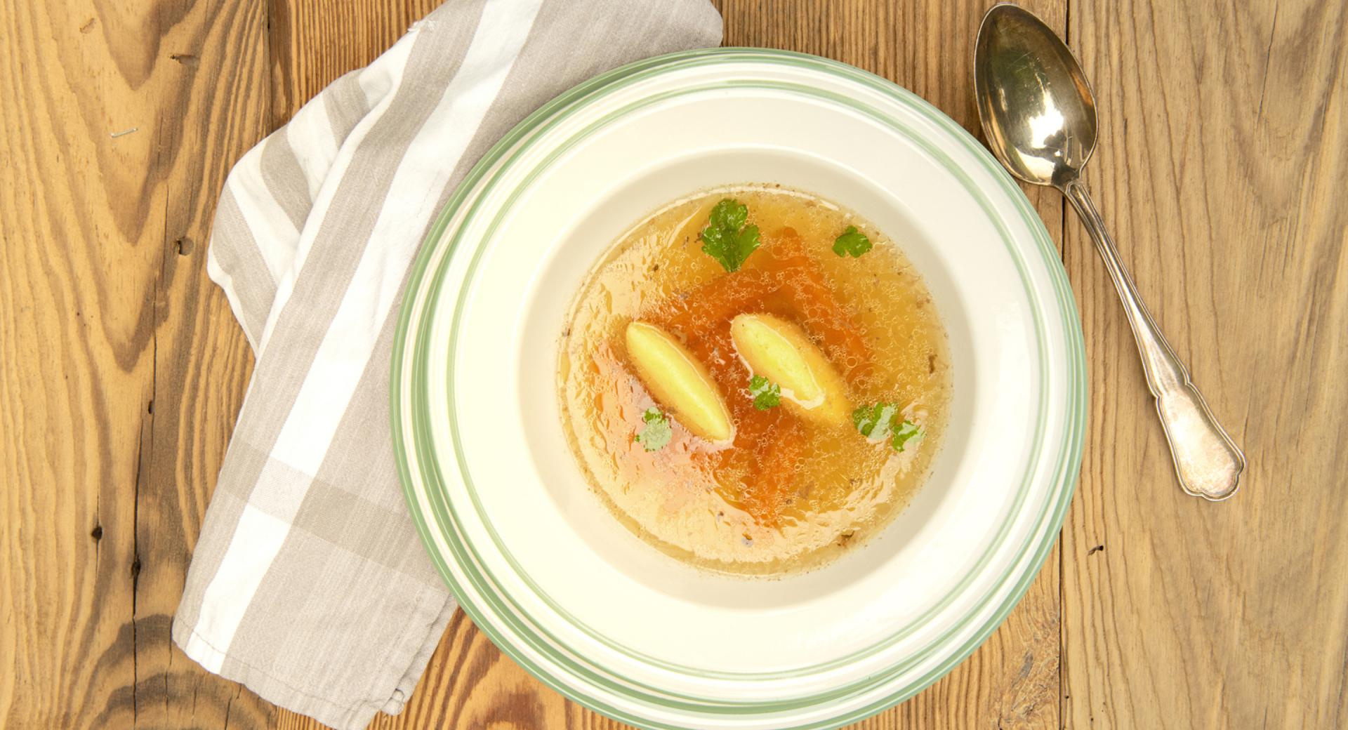 Kärntner Rindsuppe mit Grießnockerl