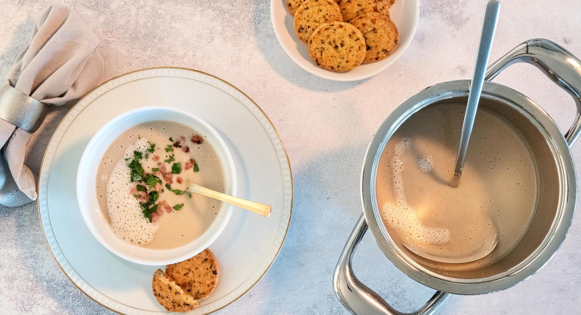 Kastaniensuppe mit Morchel-Sablés