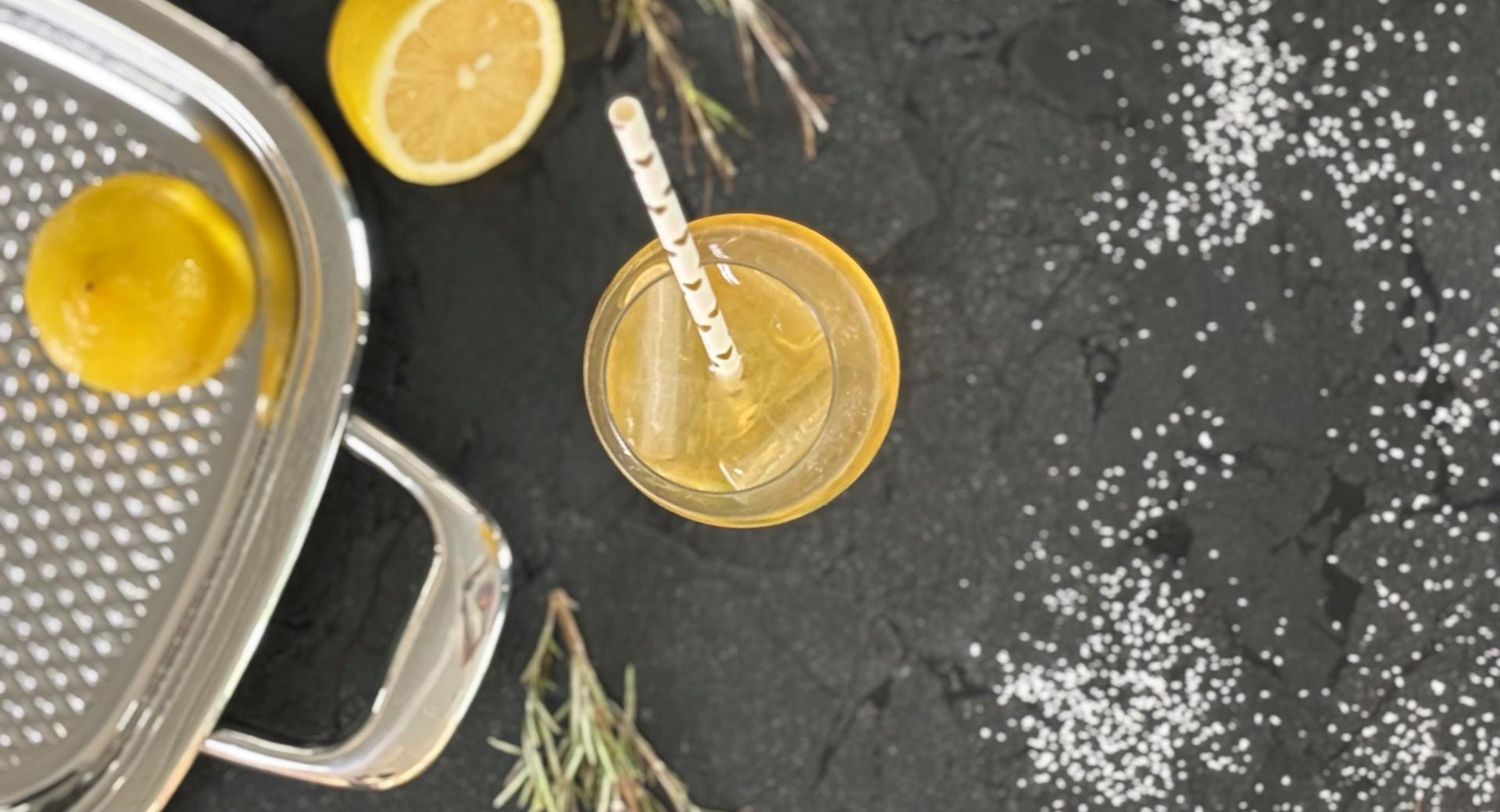 Limonade mit gegrillten Zitronen & Rosmarin