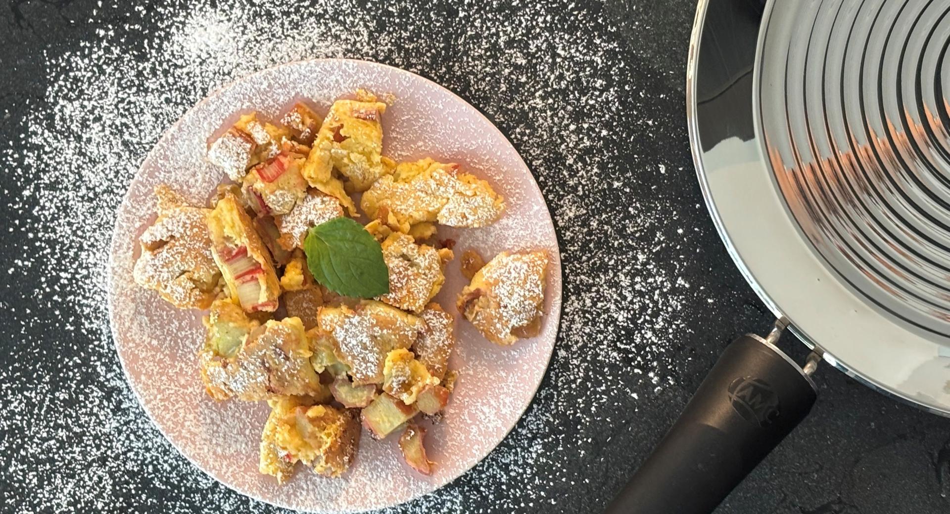 Rhabarber-Kaiserschmarrn