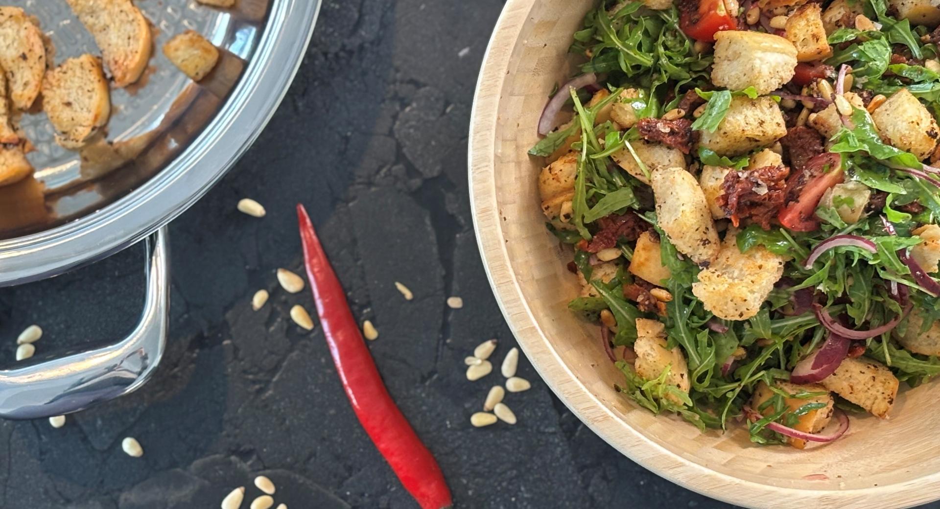 Mediterraner Brotsalat