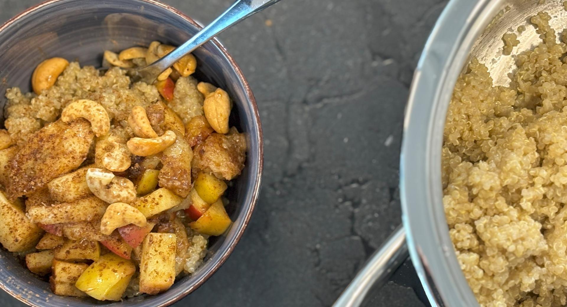 Süße Quinoa-Frühstücksbowl