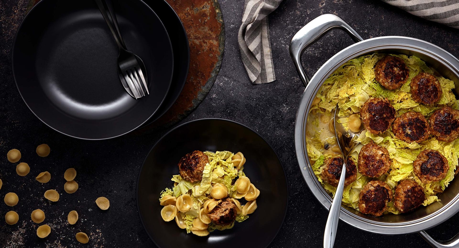 One Pot Pasta mit Hackfleischbällchen One Pot Pasta mit Hackfleischbällchen