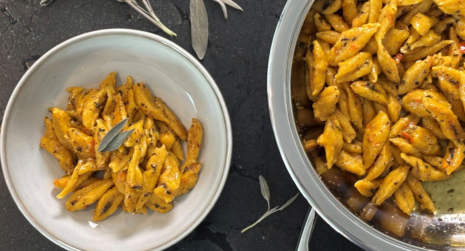 Kürbis-Scherennudeln mit Salbei-Butter