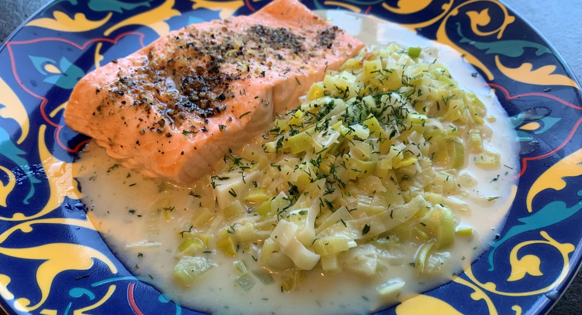 Gedämpftes Lachsfilet mit Lauch Kartoffel-Sauc