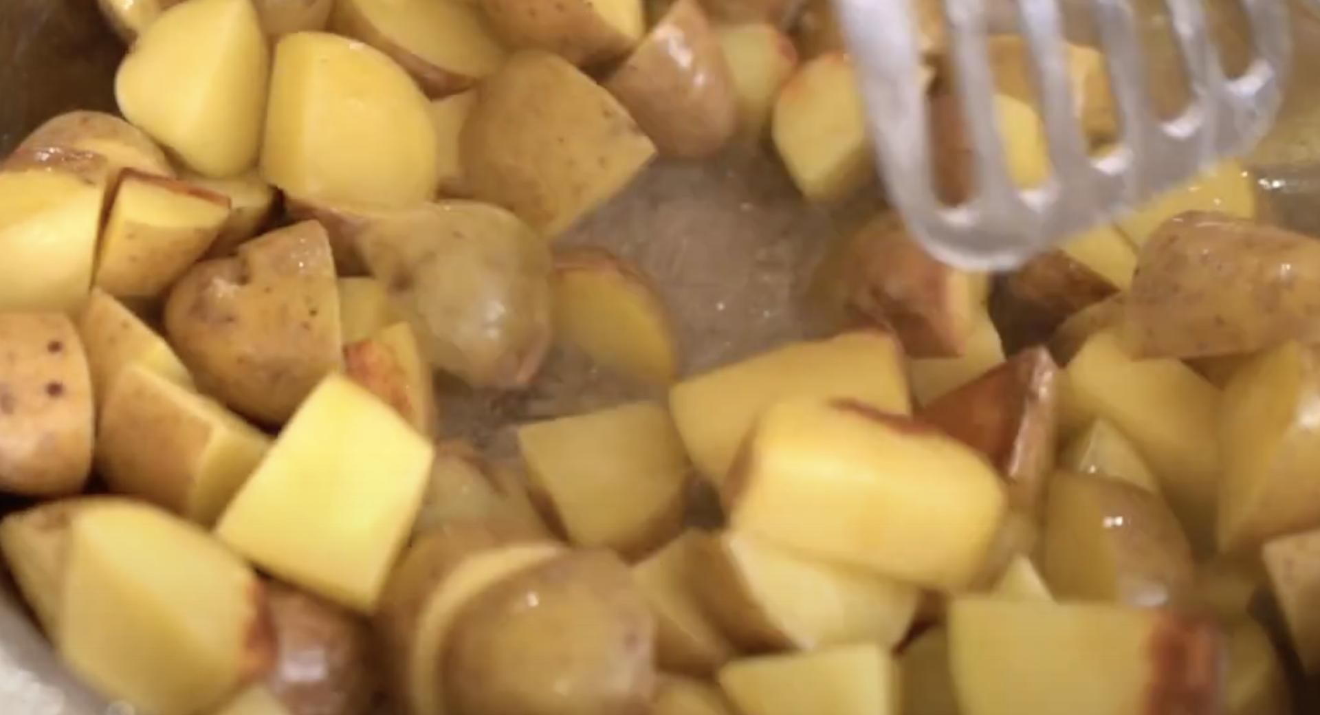 Bratkartoffeln und Steak
