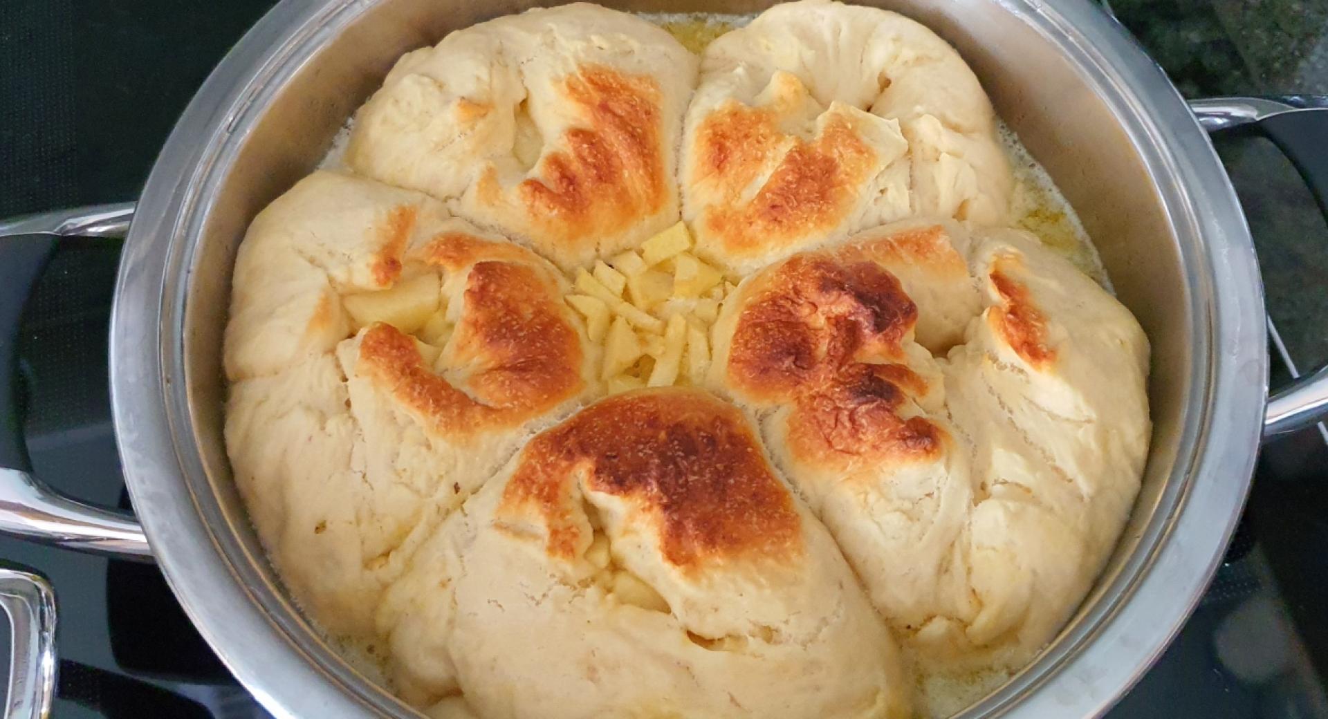 Dampfnudeln mit Äpfel