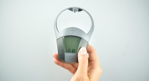 Navigenio auf "A" schalten. Ca. 10 Minuten Garzeit am Audiotherm eingeben und im Turbo-Bereich garen. Navigenio auf "A" schalten. Ca. 10 Minuten Garzeit am Audiotherm eingeben und im Turbo-Bereich garen.