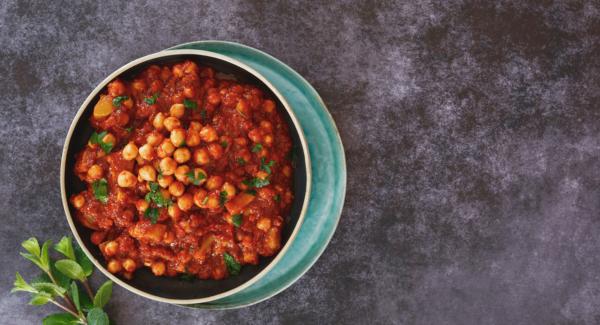 Kichererbsen in Tomatensauce