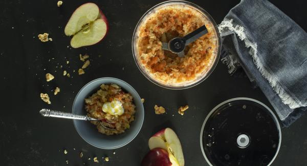 Apfel-Karotten-Salat mit Walnüssen 