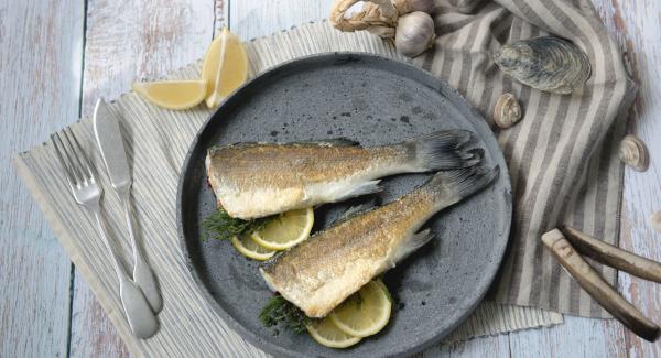 Gebratener Fisch mit Zitronenbutter