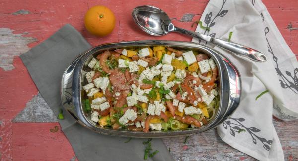 Tomatensalat mit Orangen und Feta
