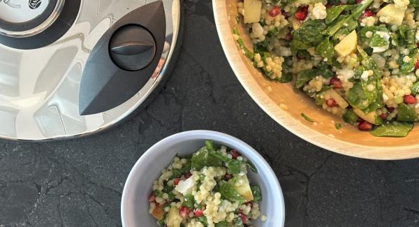 Perlcouscous-Salat mit Granatapfel