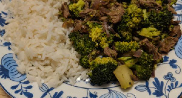 Teriyaki-Rind mit Broccoli