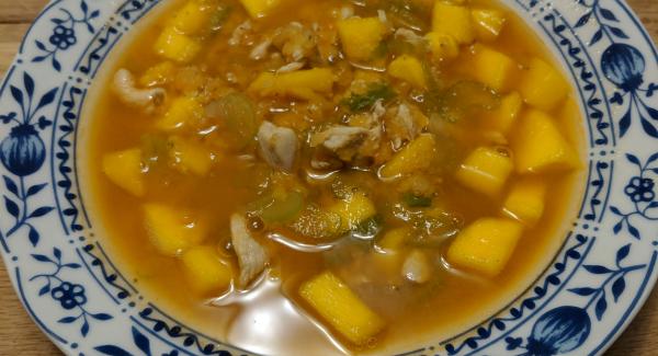 Curry-Linsensuppe mit Hühnchen