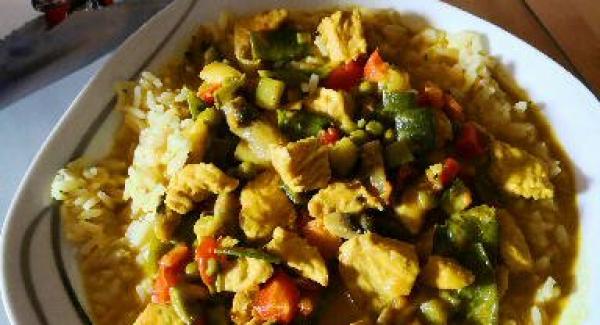 Putencreamcurry mit gelben Reis