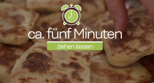 Zum Schluss den Navigenio komplett ausschalten und die Pizzataschen auf das Gemüse legen und mit dem Deckel verschließen. Das ganze für ca. 5 Minuten in der Hotpan ziehen lassen.