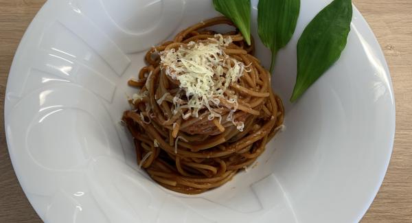 Tomaten-Spaghetti mit Bärlauch