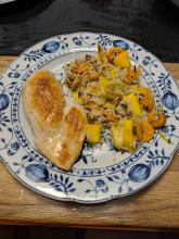 Hähnchenbrust mit fruchtigem Reissalat