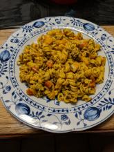 Pasta mit Käse-Hackfleisch-Soße