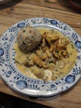 Schnittlauchpilze mit Hollandaise