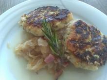 Tiroler Kaspressknödel und Specksauerkraut