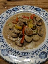 Buntes Weißwurst Gulasch