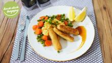Fischstäbchen mit Kartoffelnbrei und Gemüse