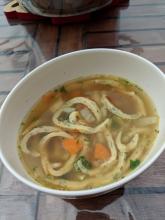Pfannkuchenfädle Suppe