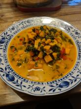 Süßkartoffel-Curry mit Spinat . . scharf