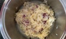 Saftplätzli mit Sauerkraut