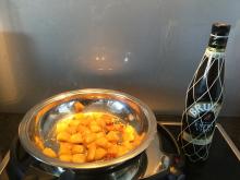 Grillierte Ananas mit Rum & Zitronengras