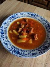 Einfaches Schweinegulschsuppe