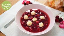 Kirschsuppe mit Grießklößchen