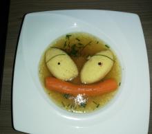 Kärntner Rindsuppe mit Grießnockerl