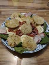 Gemüsesalat mit Bratknödel