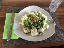 Seeteufel „Sous-vide“ mit Spinat-Feldsalat und Melone