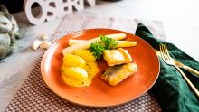 Zanderfilet mit Spargel und Sauce Hollandaise