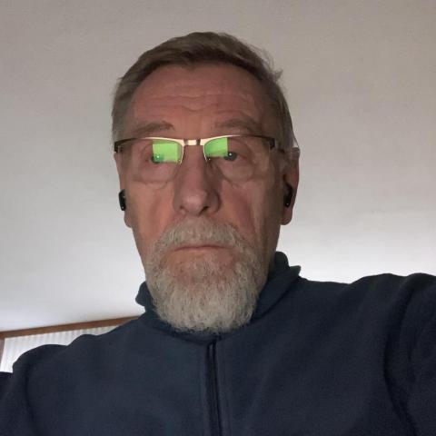 Profile picture for user Peter Merle